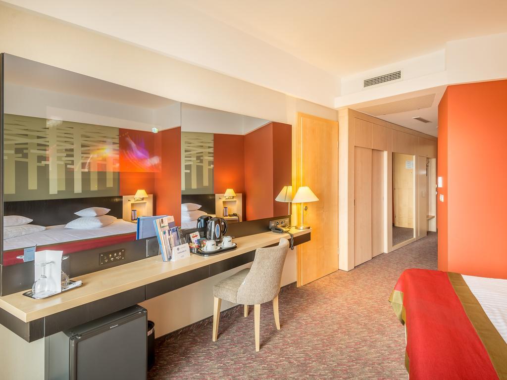Ensana Bradet Hotel โซวาตา ภายนอก รูปภาพ